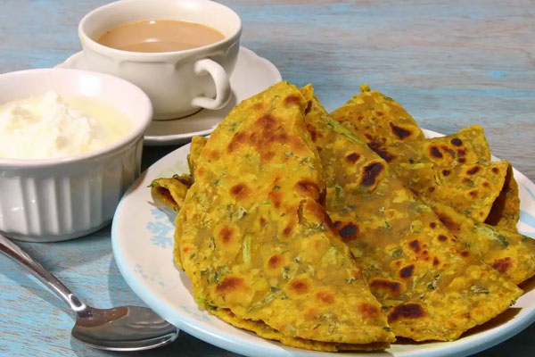 नाश्ते में बनाएं लच्छेदार लौकी का पराठा, रेसिपी है बहुत आसान 